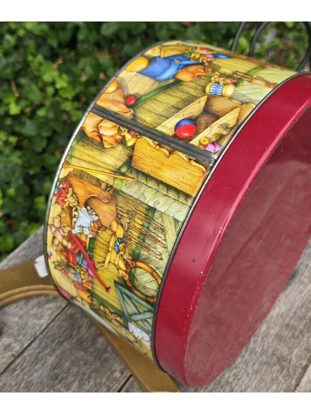 Vintage Maurice Lenell Chicago, IL Shortbread Cookie Tin 10X5" Tin Only! Red